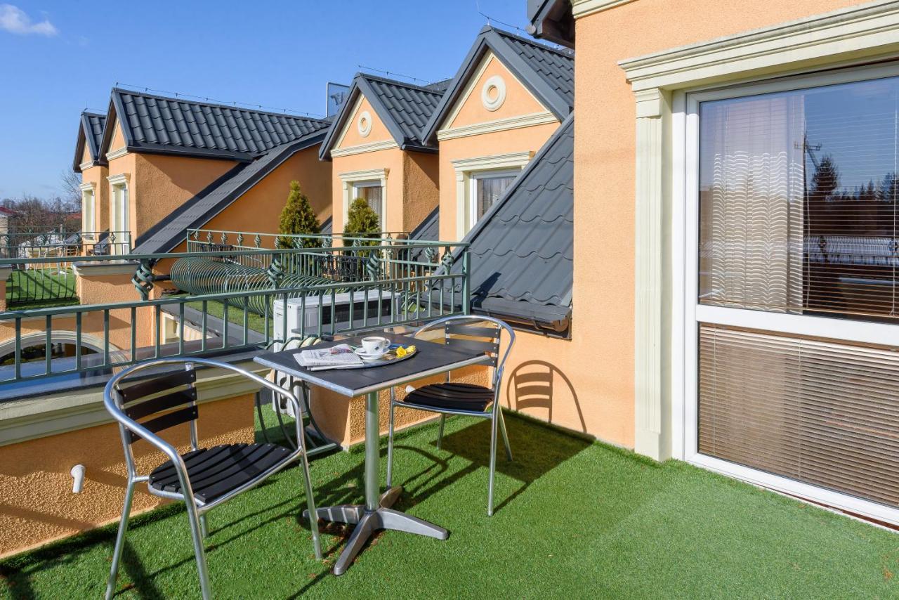 Pensjonat Cezar Siemiatycze Exterior foto